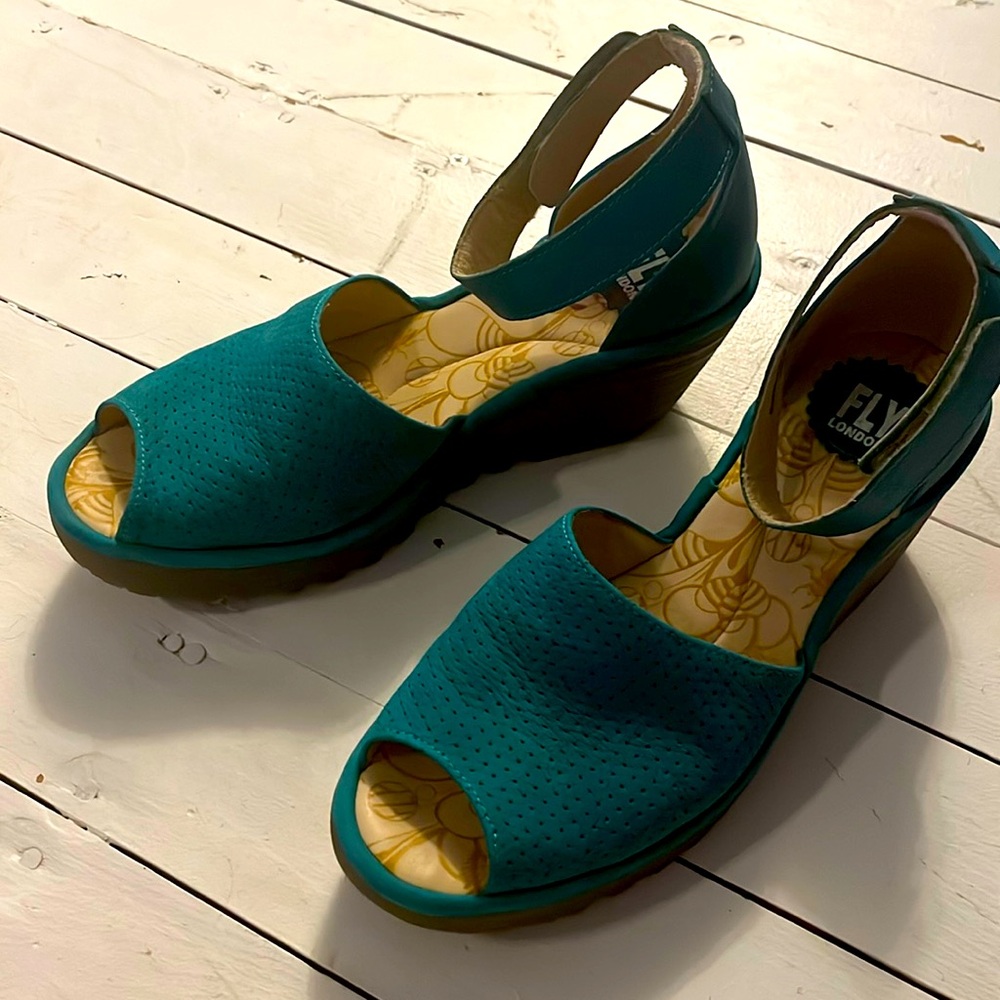 FLY LONDON sandals.
Only worn a few times and in excellent condition!